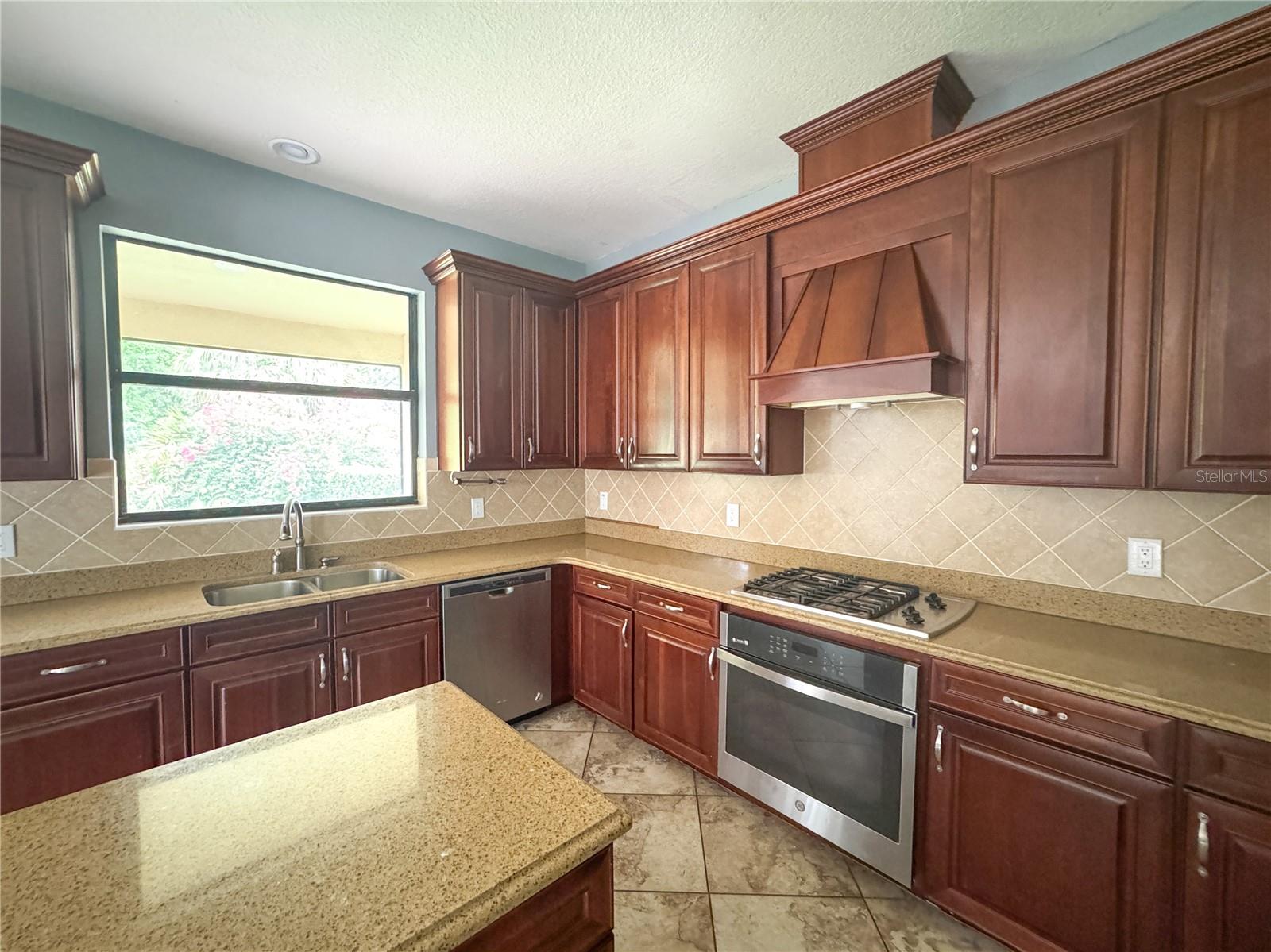 Image 7 of 23 For 20318 Chestnut Grove Drive