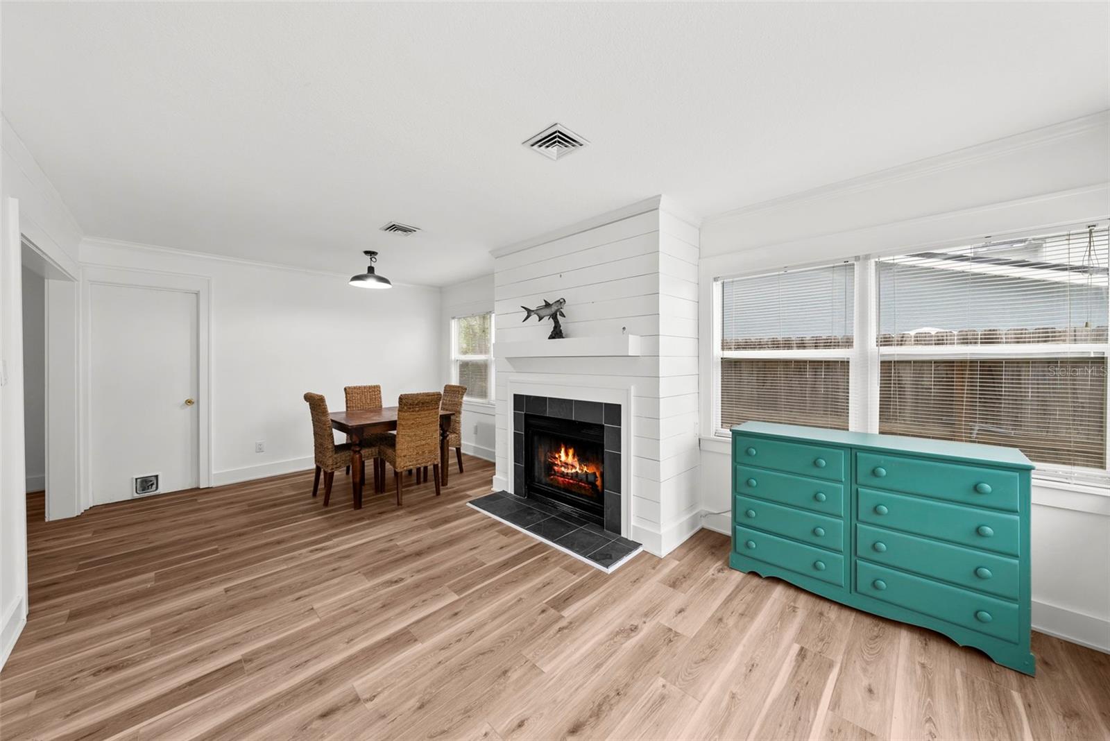 Image 13 of 39 For 549 39th Avenue Ne