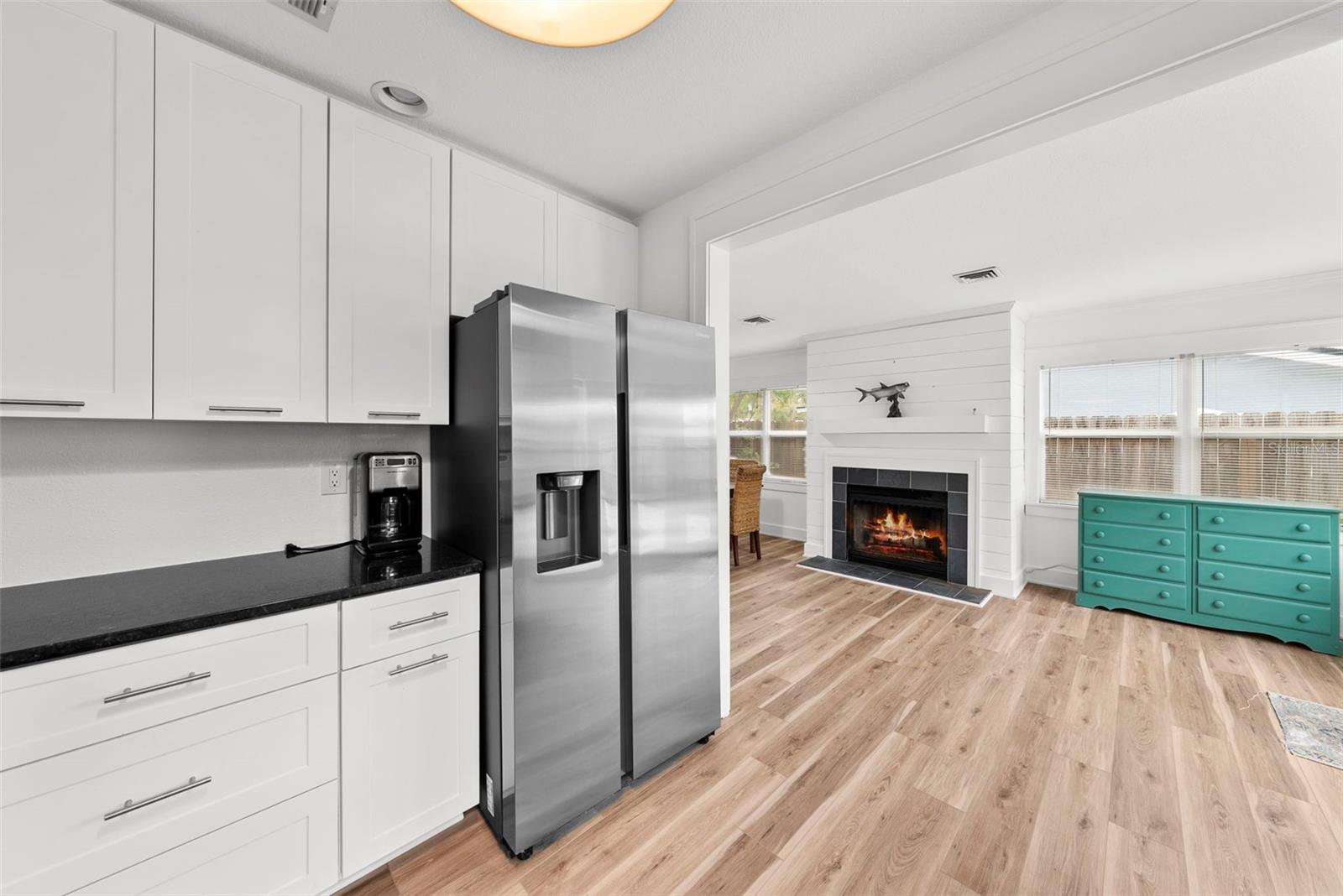 Image 18 of 39 For 549 39th Avenue Ne