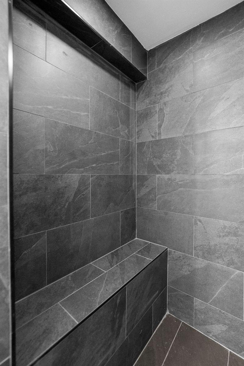 Image 24 of 39 For 549 39th Avenue Ne