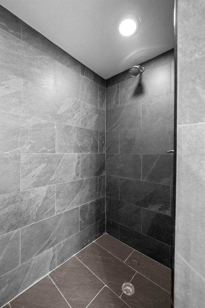 Image 25 of 39 For 549 39th Avenue Ne