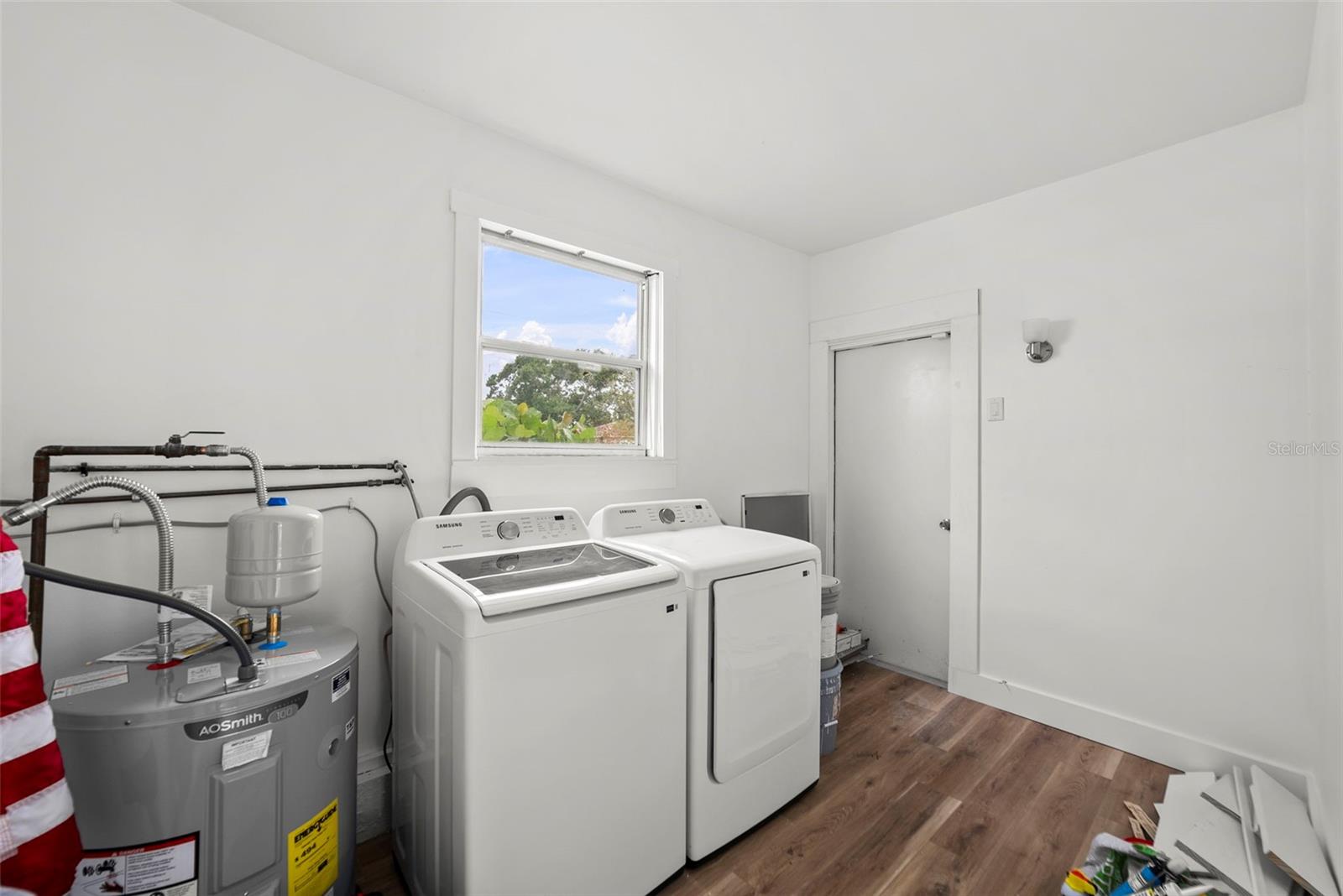 Image 31 of 39 For 549 39th Avenue Ne