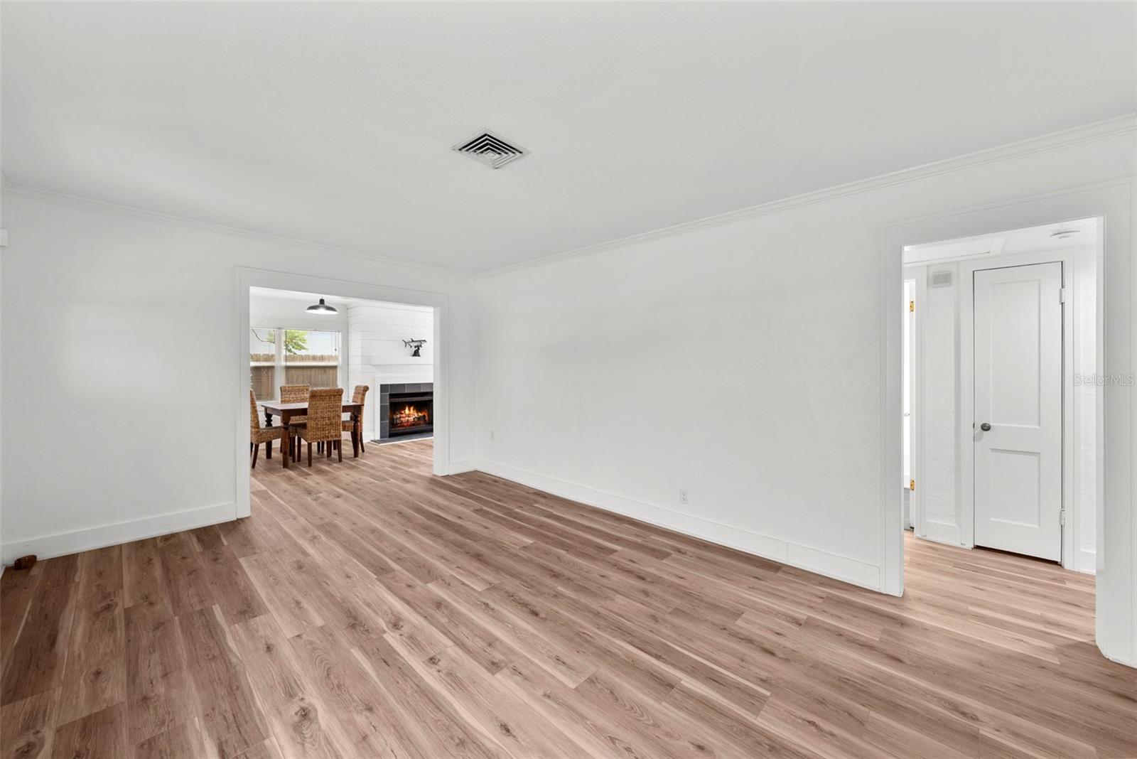 Image 7 of 39 For 549 39th Avenue Ne