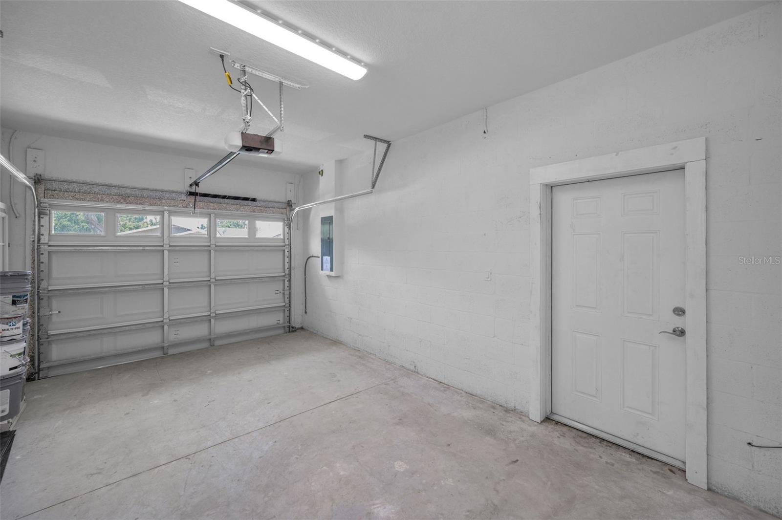Listing photo id 25 for 2307 47th Street