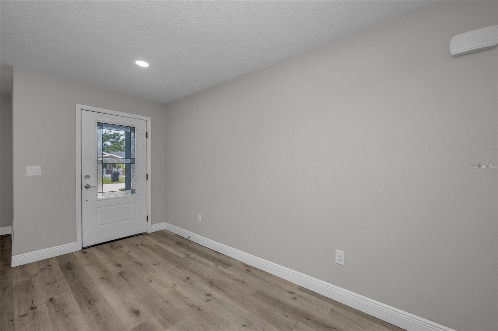 Listing photo id 1 for 2307 47th Street