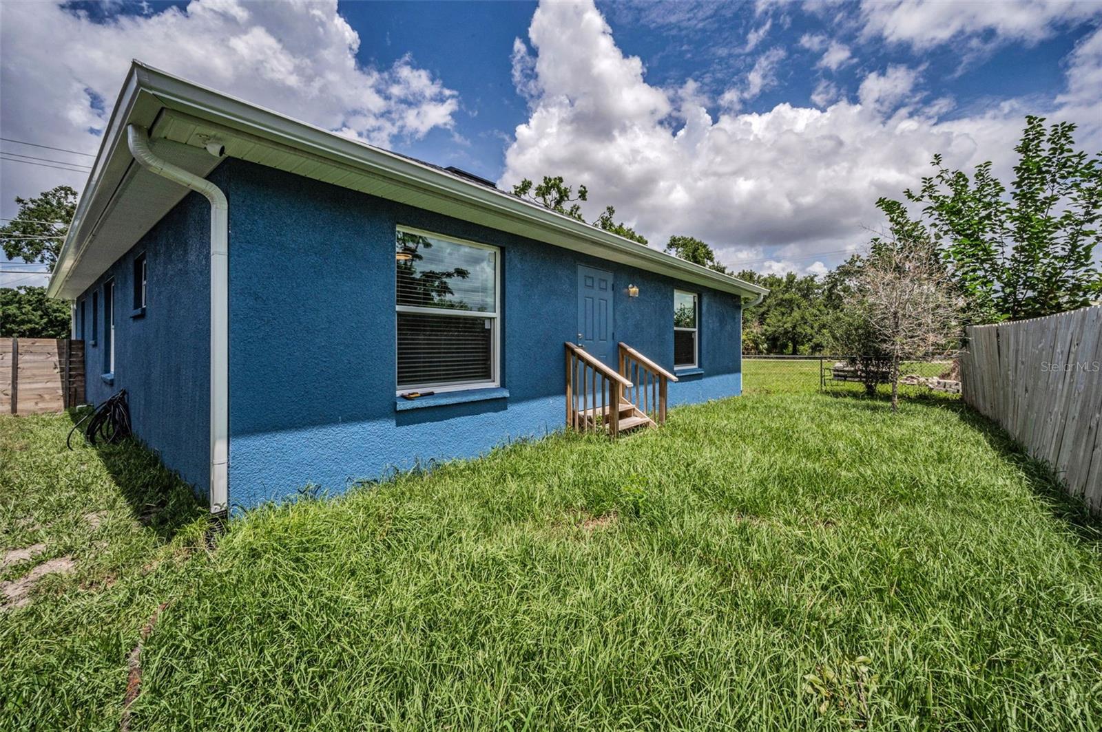 Listing photo id 28 for 2307 47th Street
