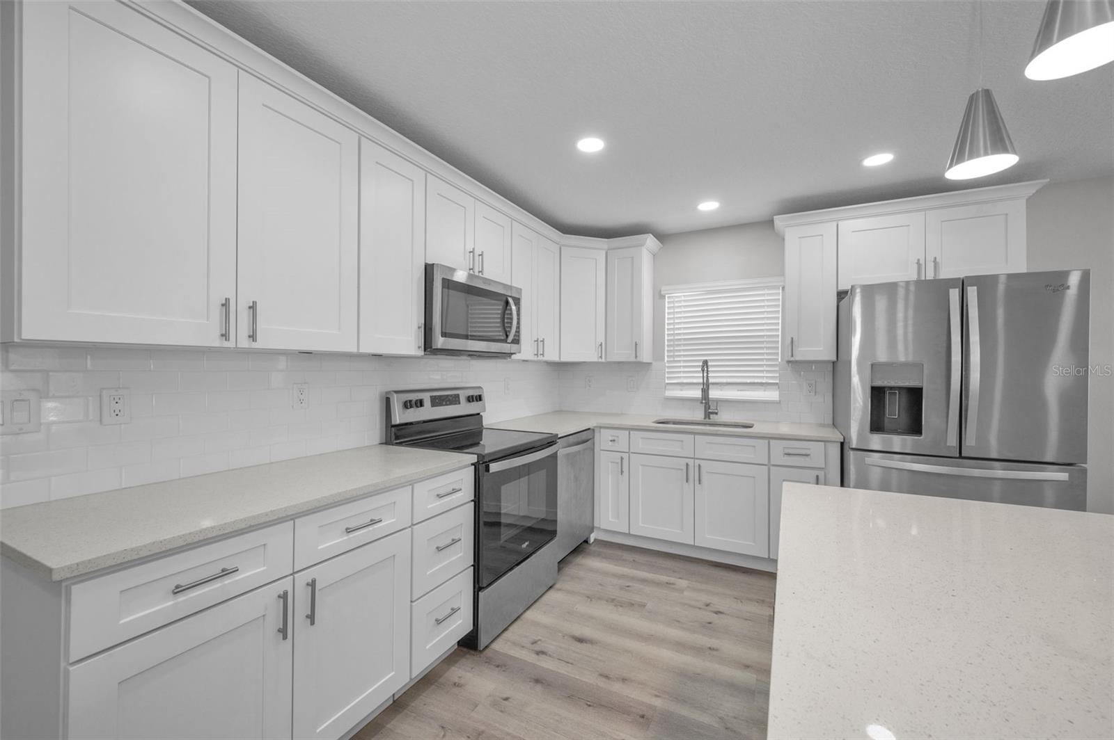 Listing photo id 4 for 2307 47th Street
