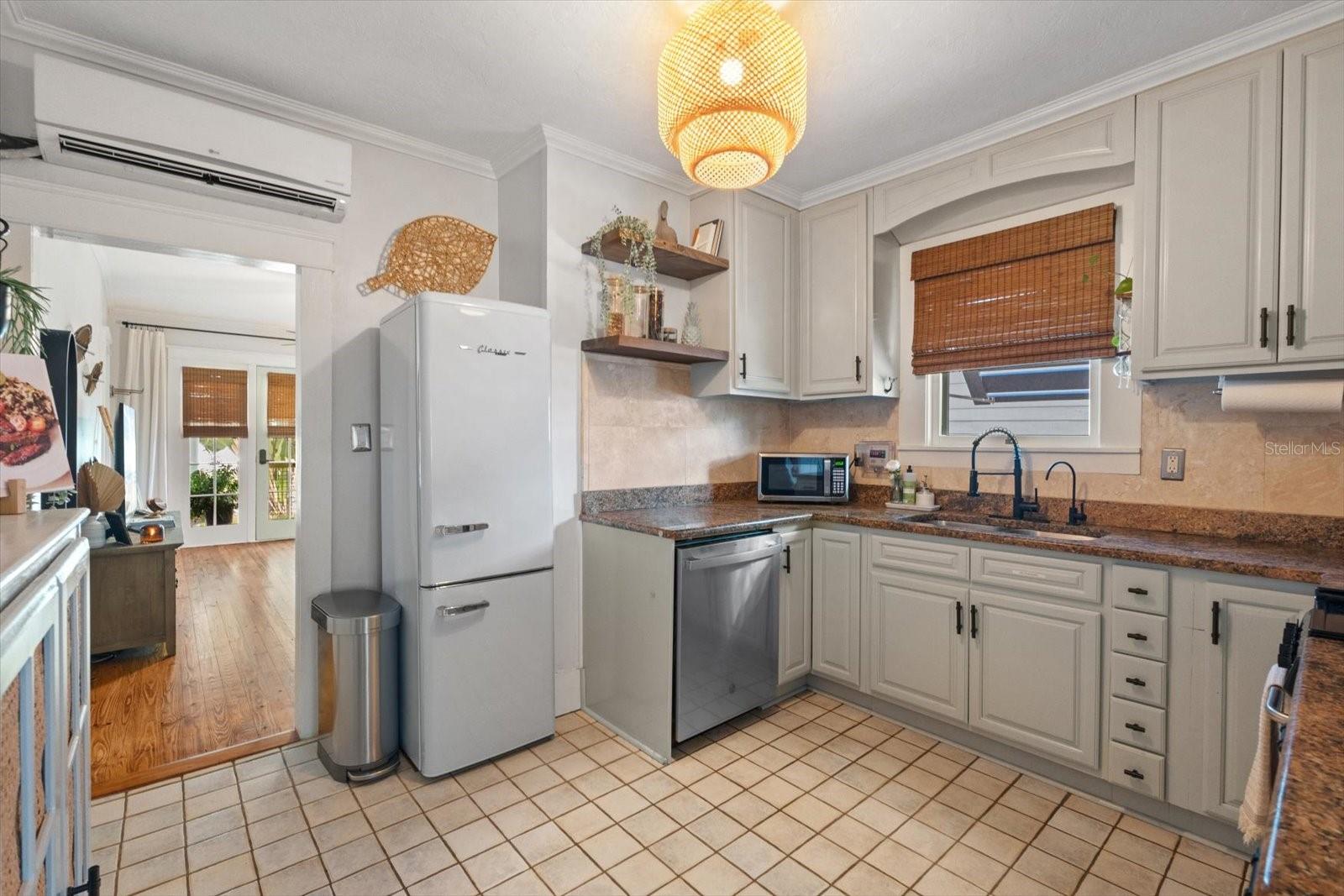 Image 6 of 54 For 111 29th Street W