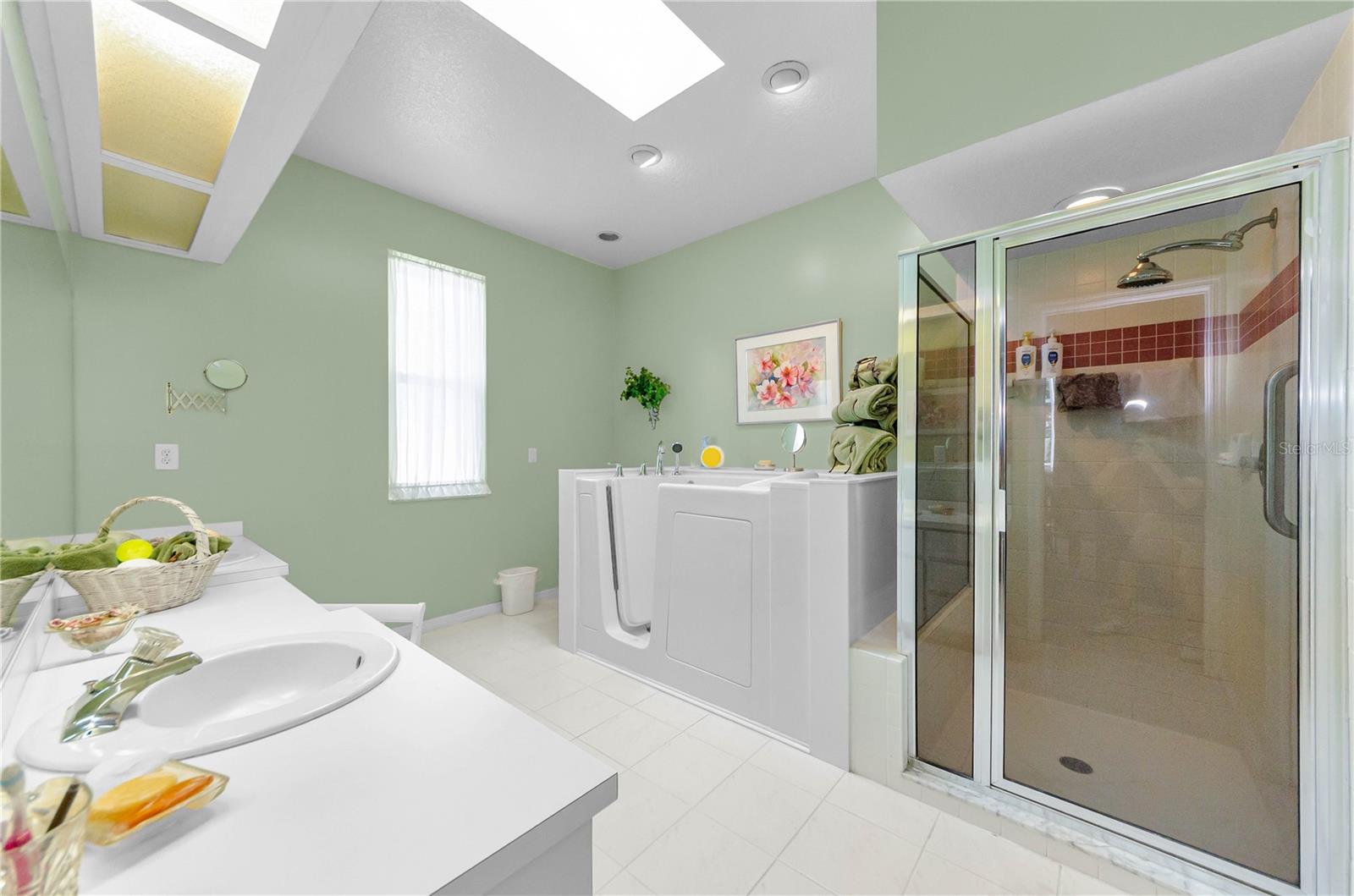 Image 11 of 58 For 1051 Glynwood Pl