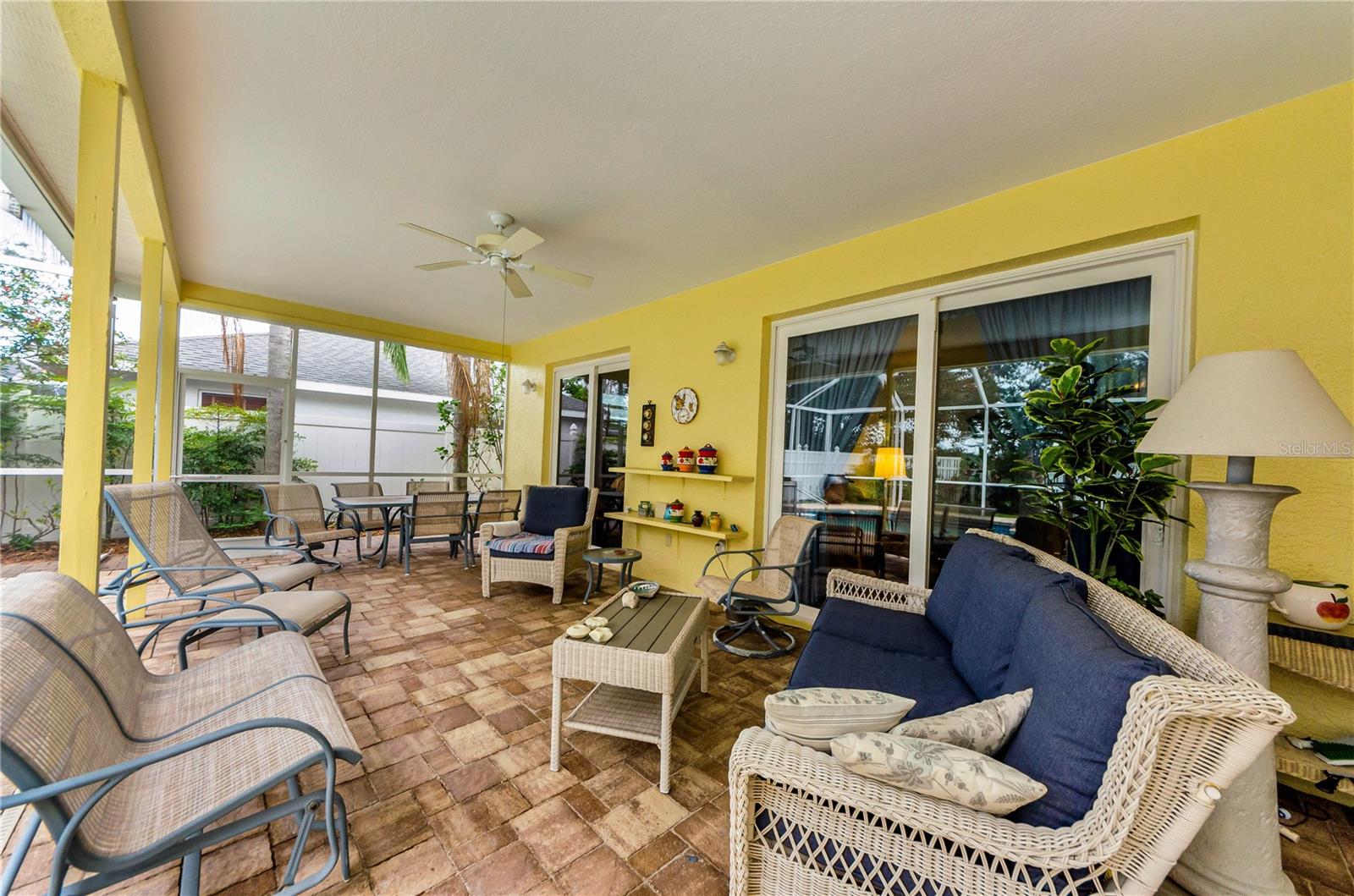 Image 13 of 58 For 1051 Glynwood Pl