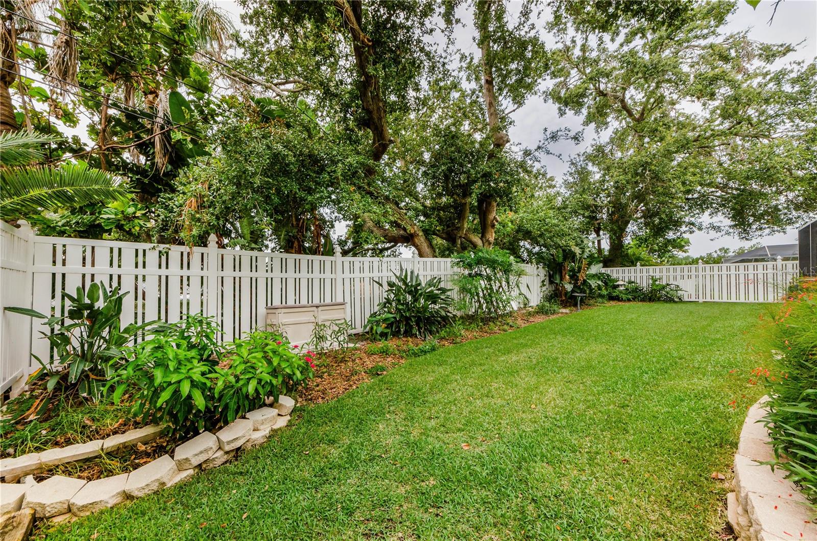 Image 14 of 58 For 1051 Glynwood Pl