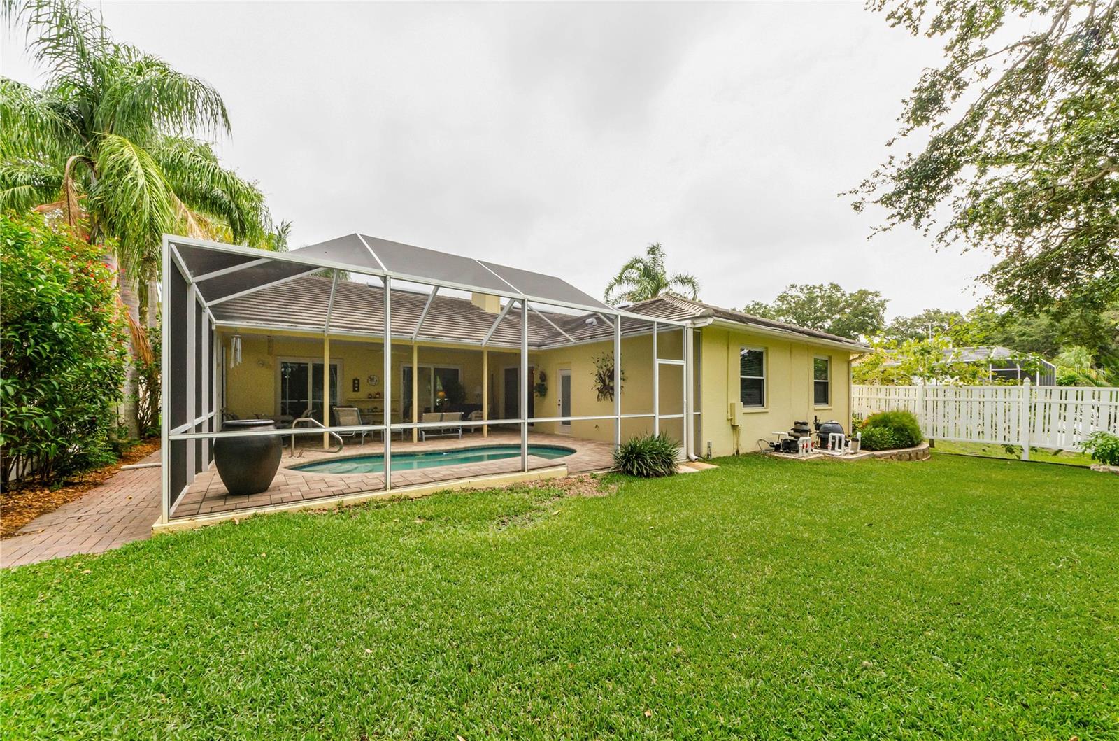 Image 16 of 58 For 1051 Glynwood Pl