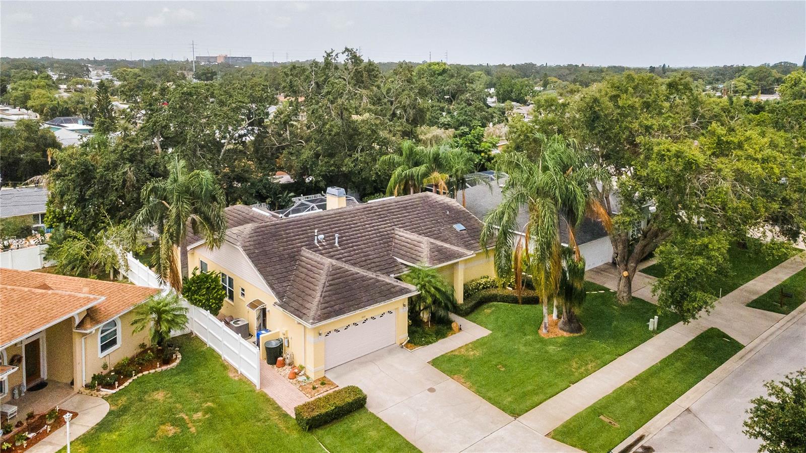 Image 18 of 58 For 1051 Glynwood Pl