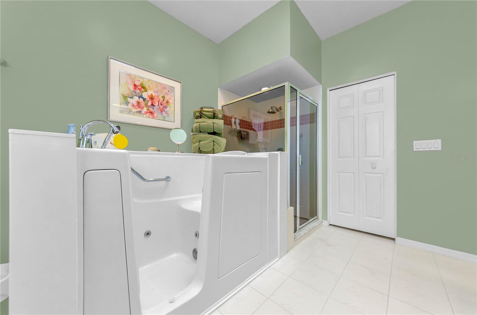 Image 36 of 58 For 1051 Glynwood Pl