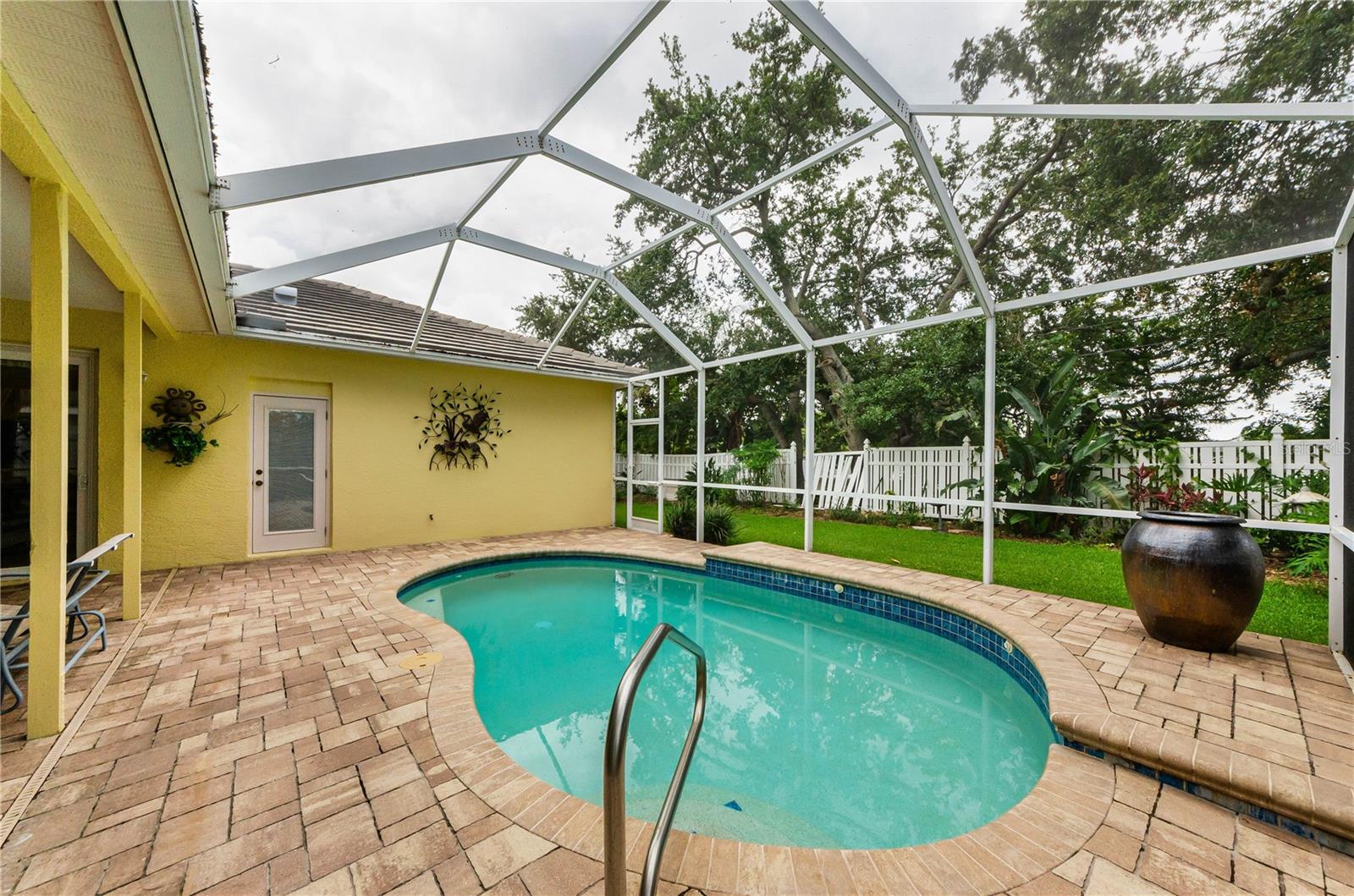 Image 43 of 58 For 1051 Glynwood Pl