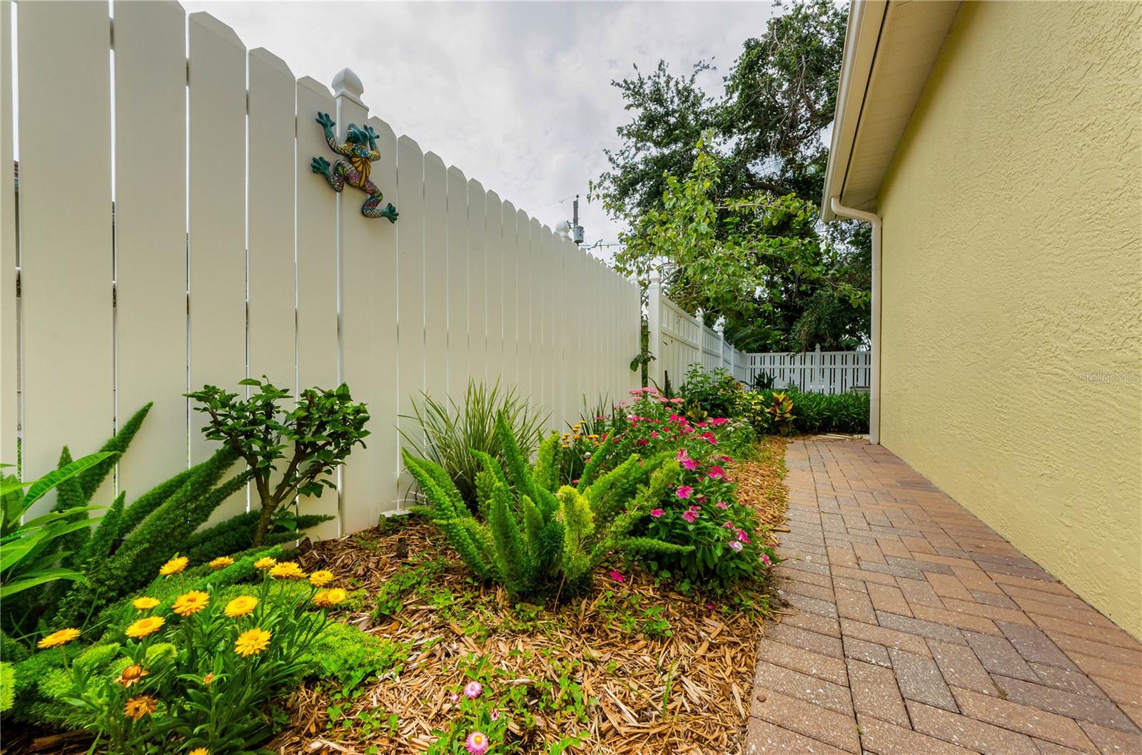 Image 52 of 58 For 1051 Glynwood Pl