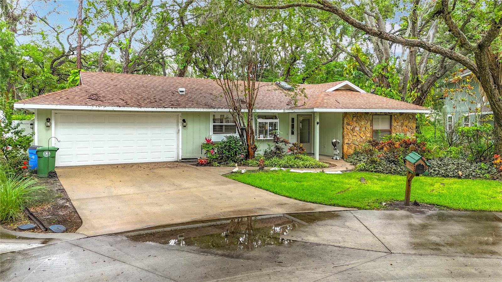 Details for 6901 Arbor Oaks Court, BRADENTON, FL 34209