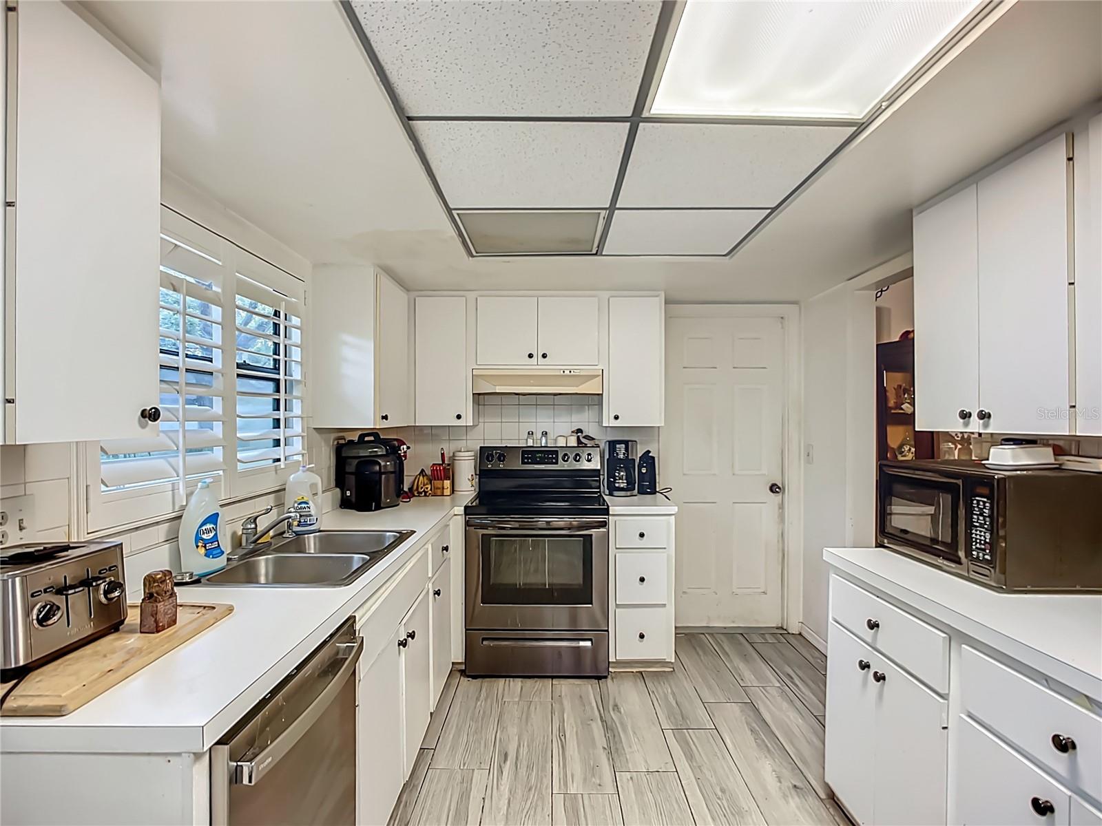Image 10 of 27 For 6901 Arbor Oaks Court