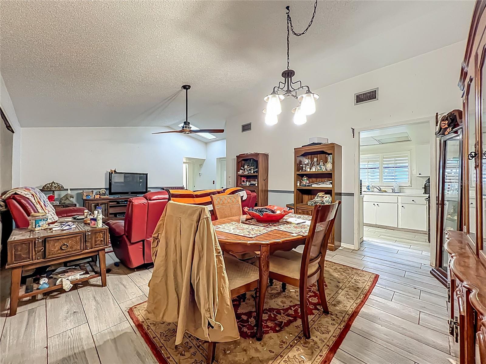 Image 12 of 27 For 6901 Arbor Oaks Court