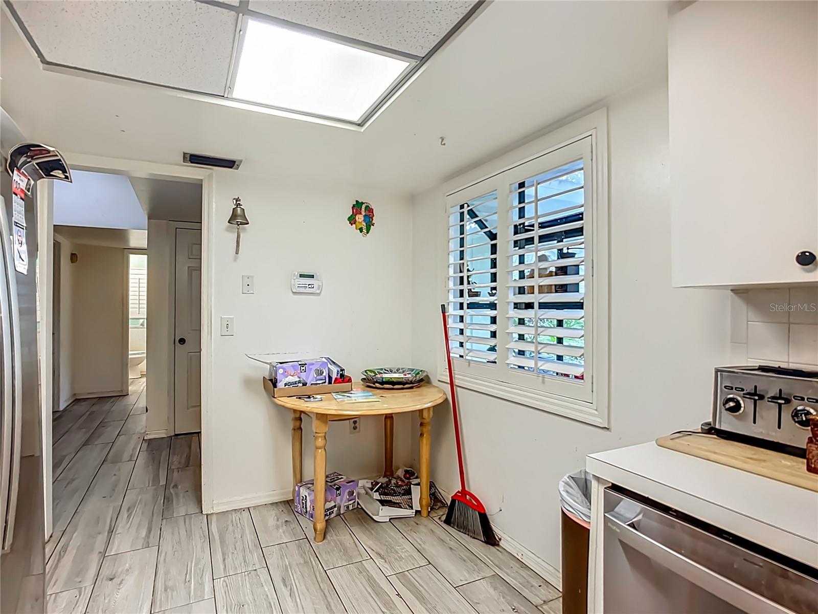 Image 14 of 27 For 6901 Arbor Oaks Court