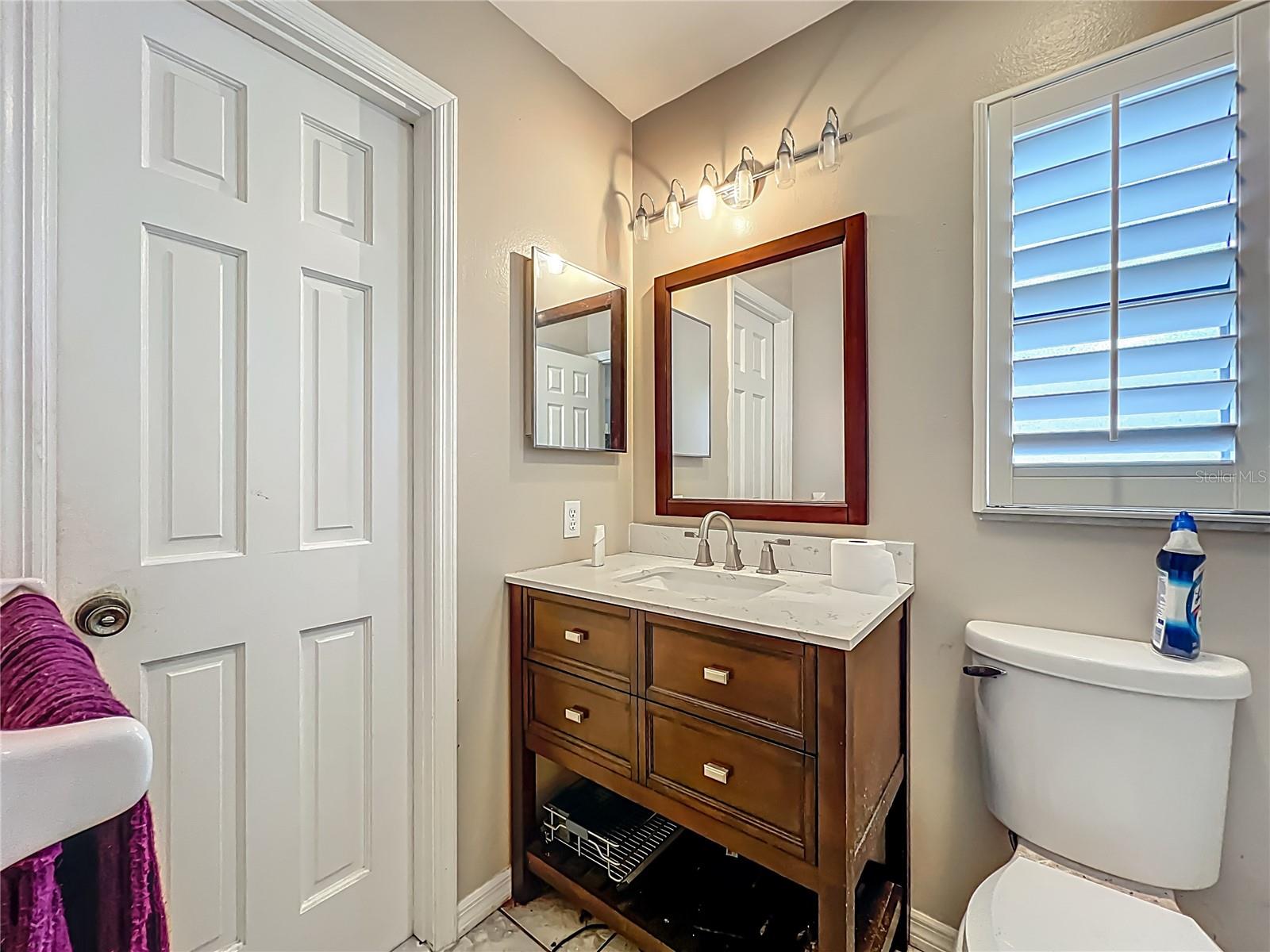 Image 21 of 27 For 6901 Arbor Oaks Court