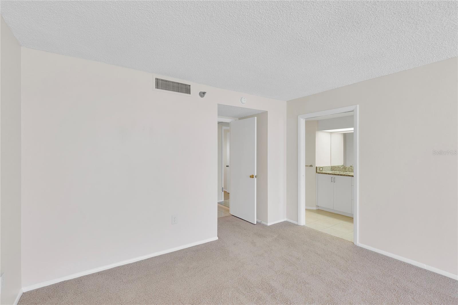 Image 22 of 34 For 1290 Gulf Boulevard 1807