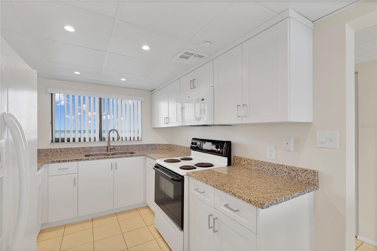 Image 5 of 34 For 1290 Gulf Boulevard 1807