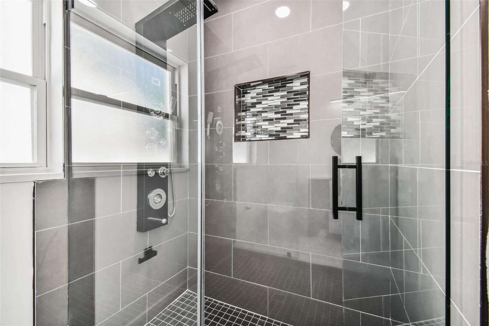 Image 29 of 46 For 110 28th Avenue N A