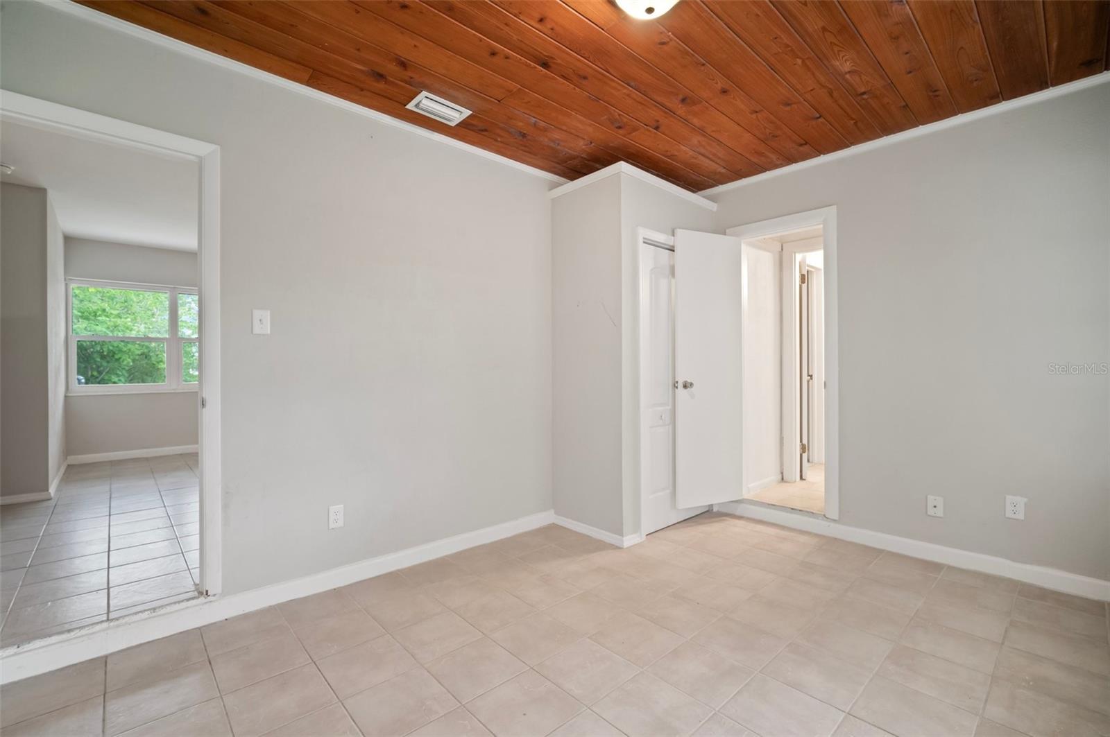 Image 10 of 34 For 1217 Terrace Drive