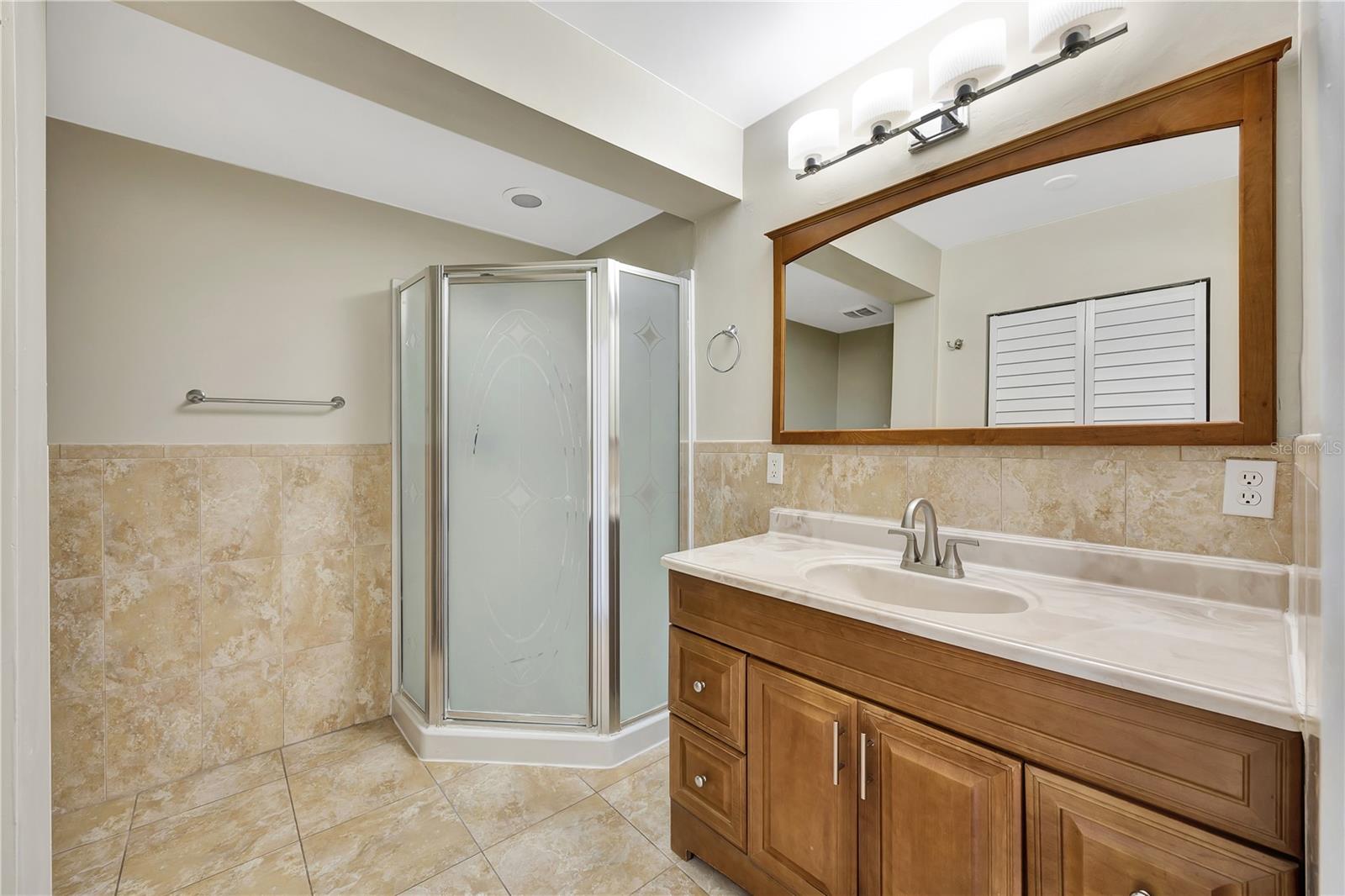 Image 14 of 27 For 4619 Bay Villa Avenue