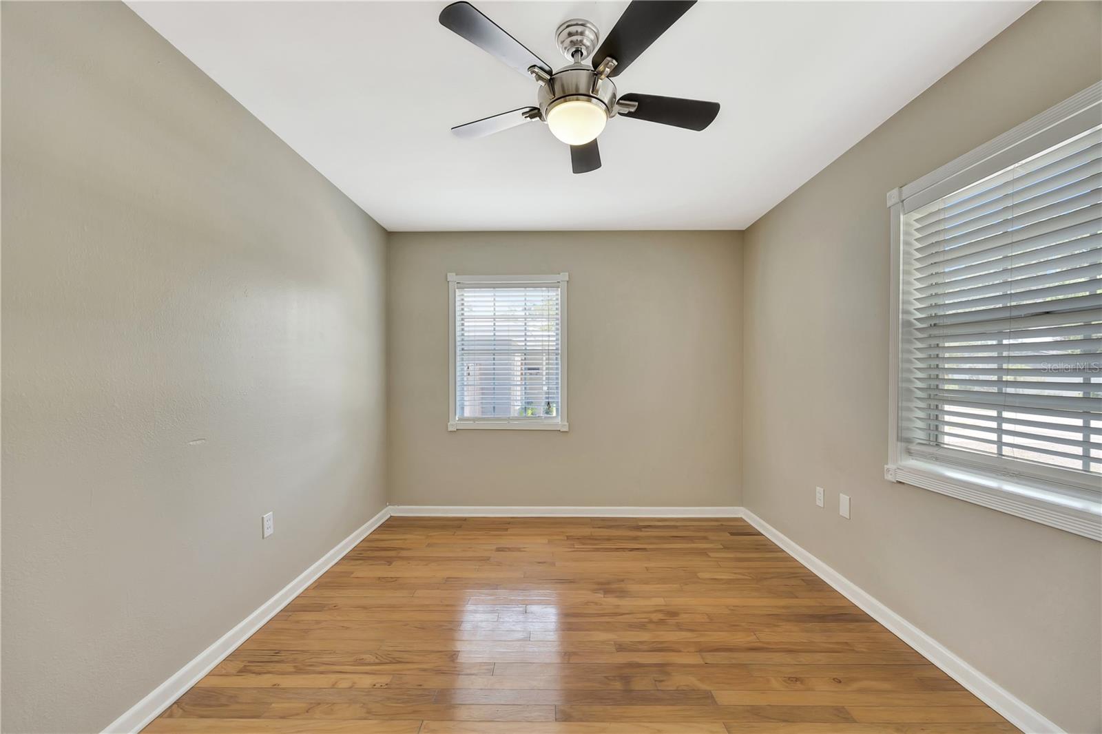 Image 16 of 27 For 4619 Bay Villa Avenue