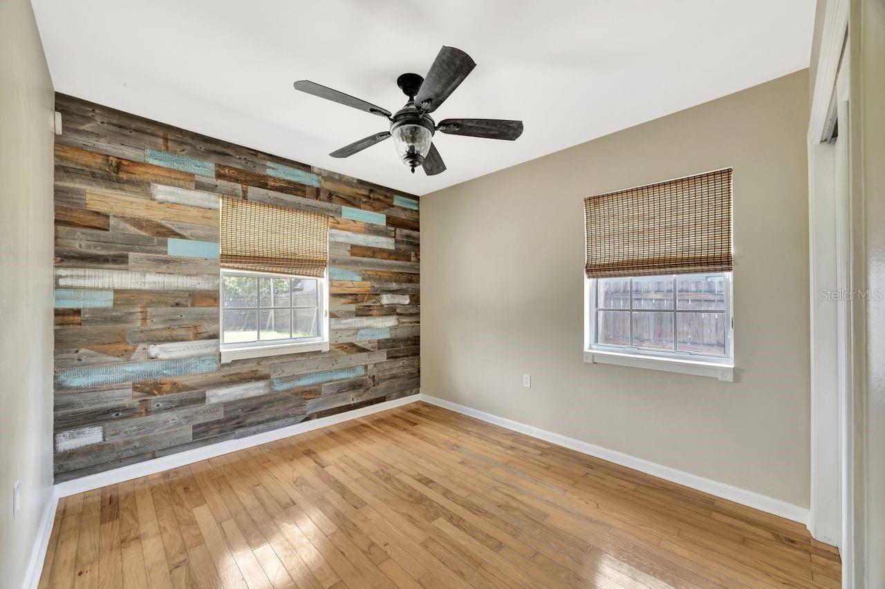 Image 18 of 27 For 4619 Bay Villa Avenue