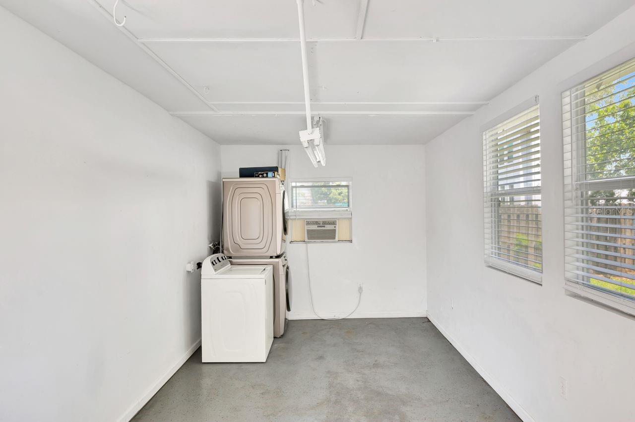 Image 20 of 27 For 4619 Bay Villa Avenue