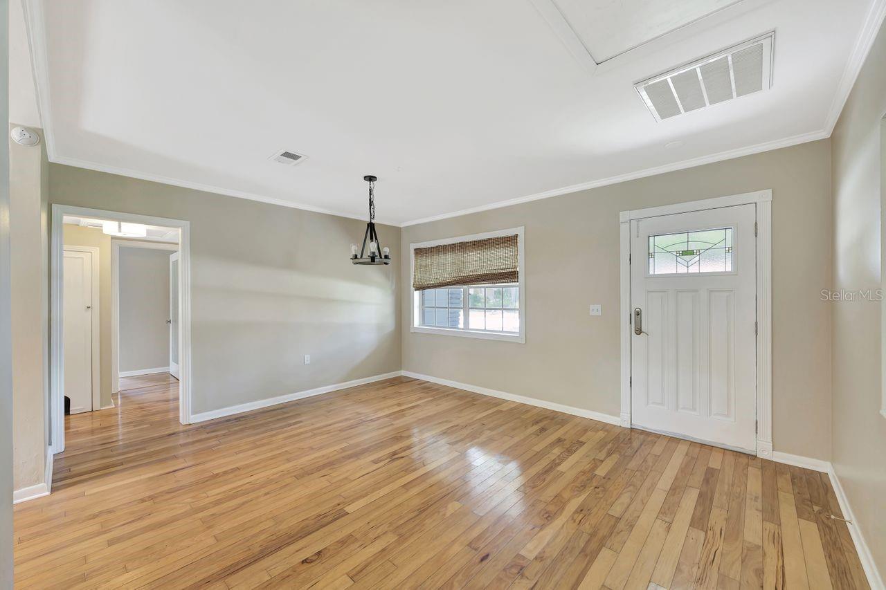 Image 3 of 27 For 4619 Bay Villa Avenue