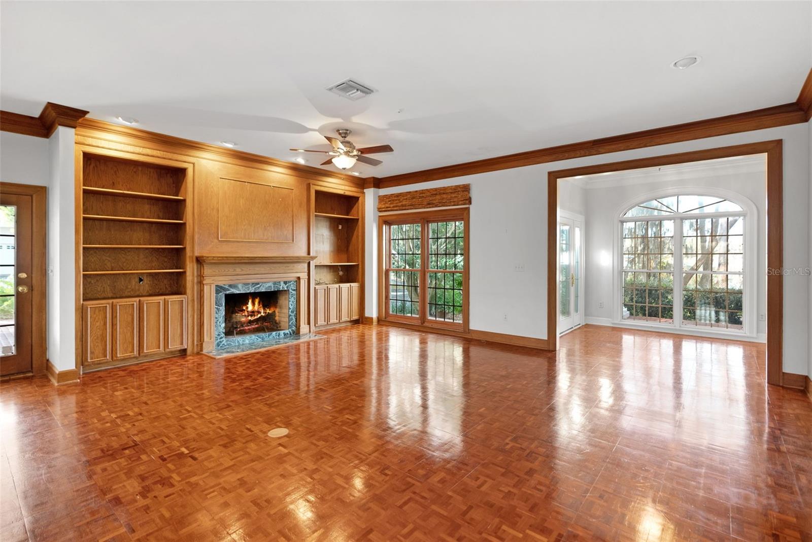 Image 21 of 60 For 15612 Howell Park Lane