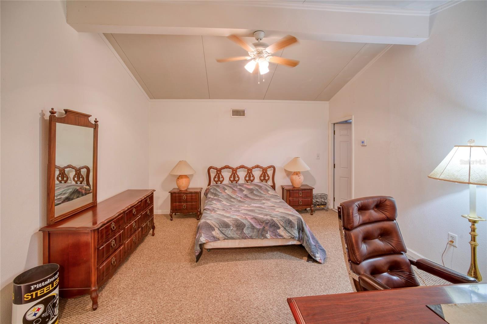 Image 33 of 60 For 15612 Howell Park Lane