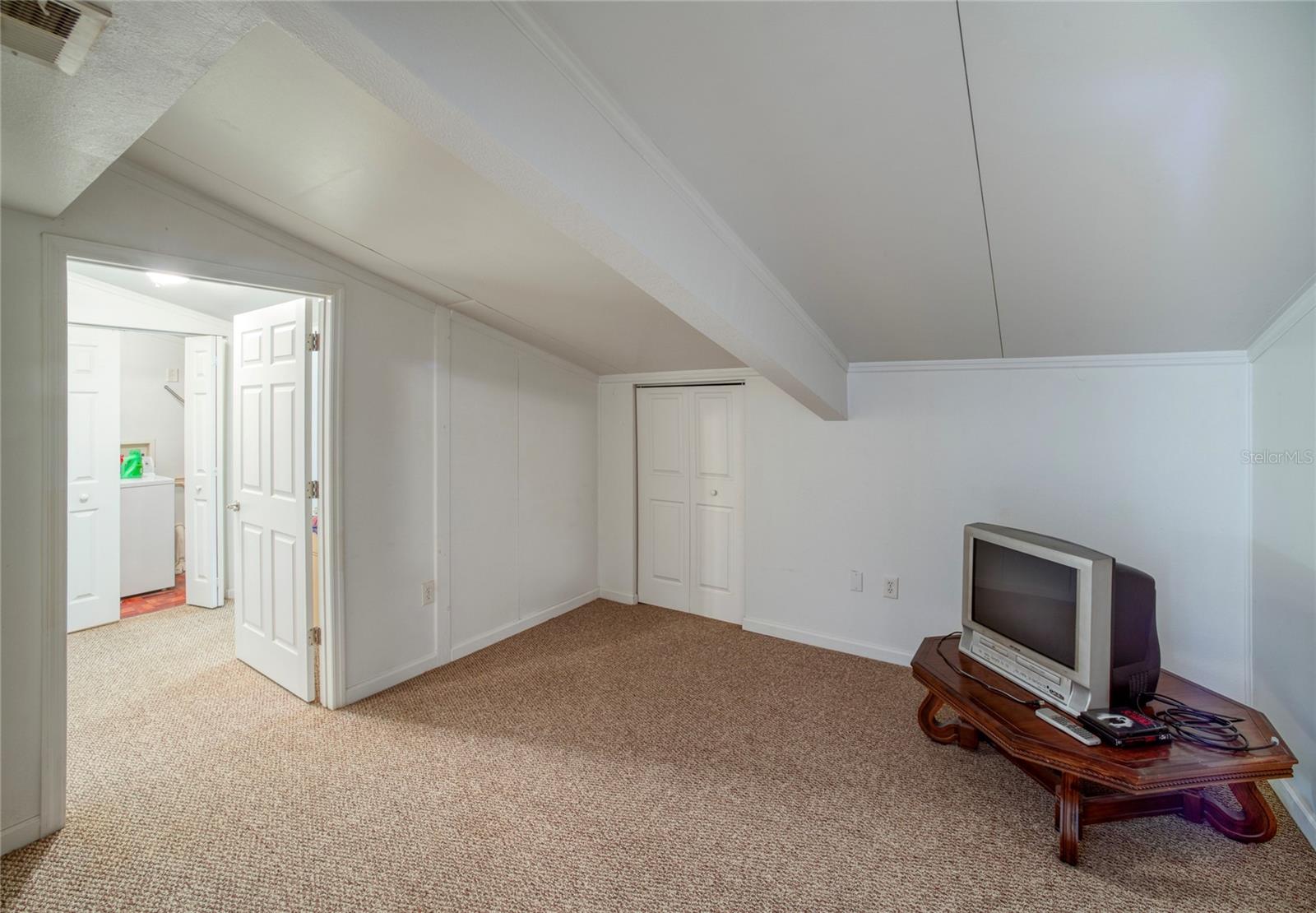 Image 34 of 60 For 15612 Howell Park Lane