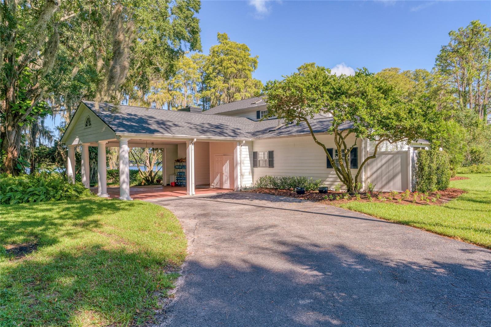 Image 4 of 60 For 15612 Howell Park Lane