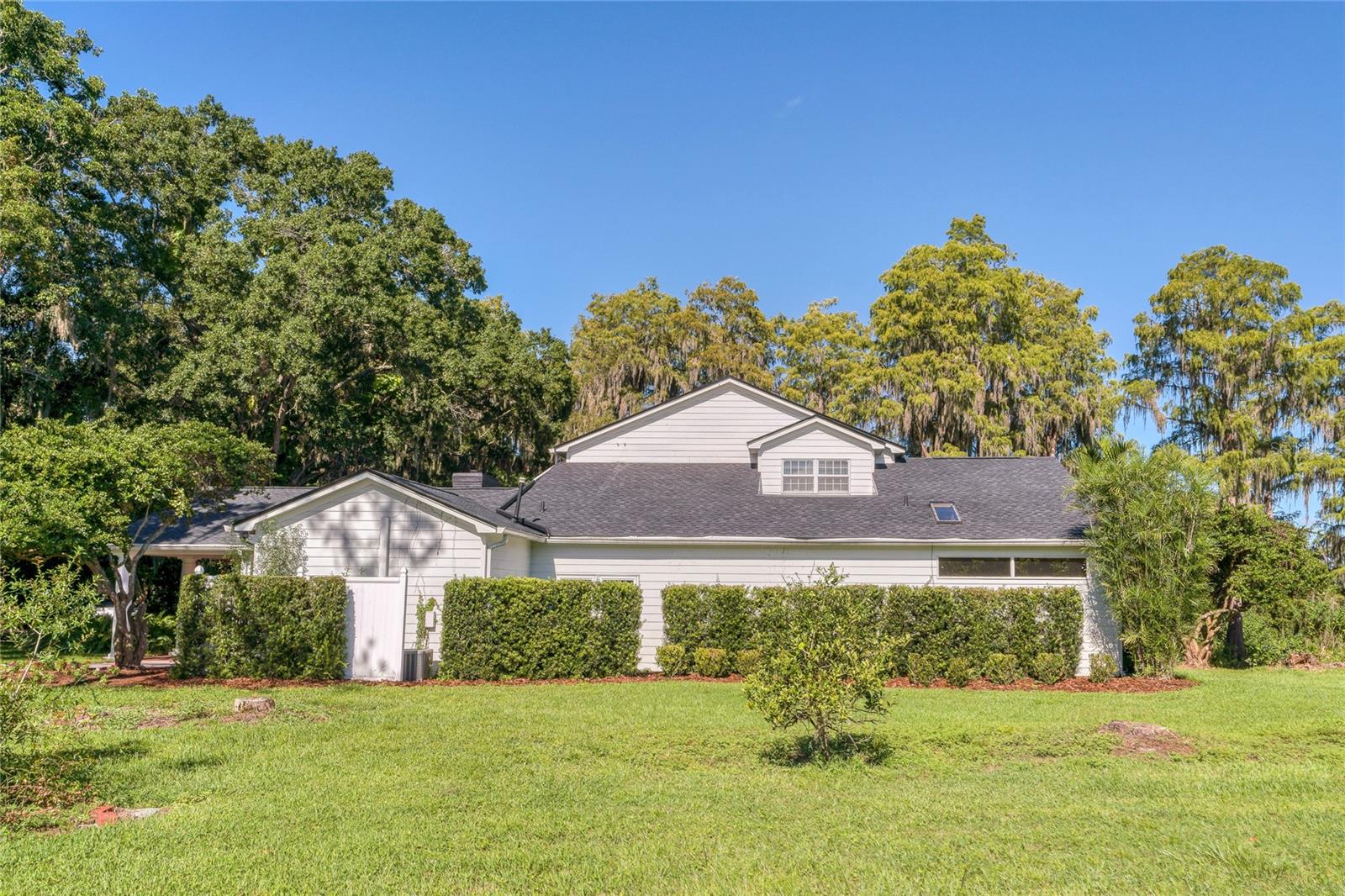 Image 6 of 60 For 15612 Howell Park Lane