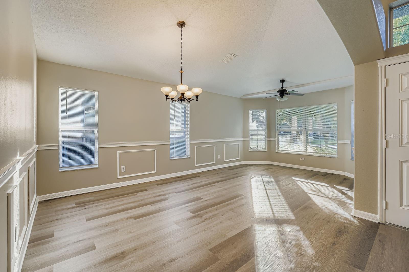 Image 7 of 28 For 4749 Pointe O Woods Drive