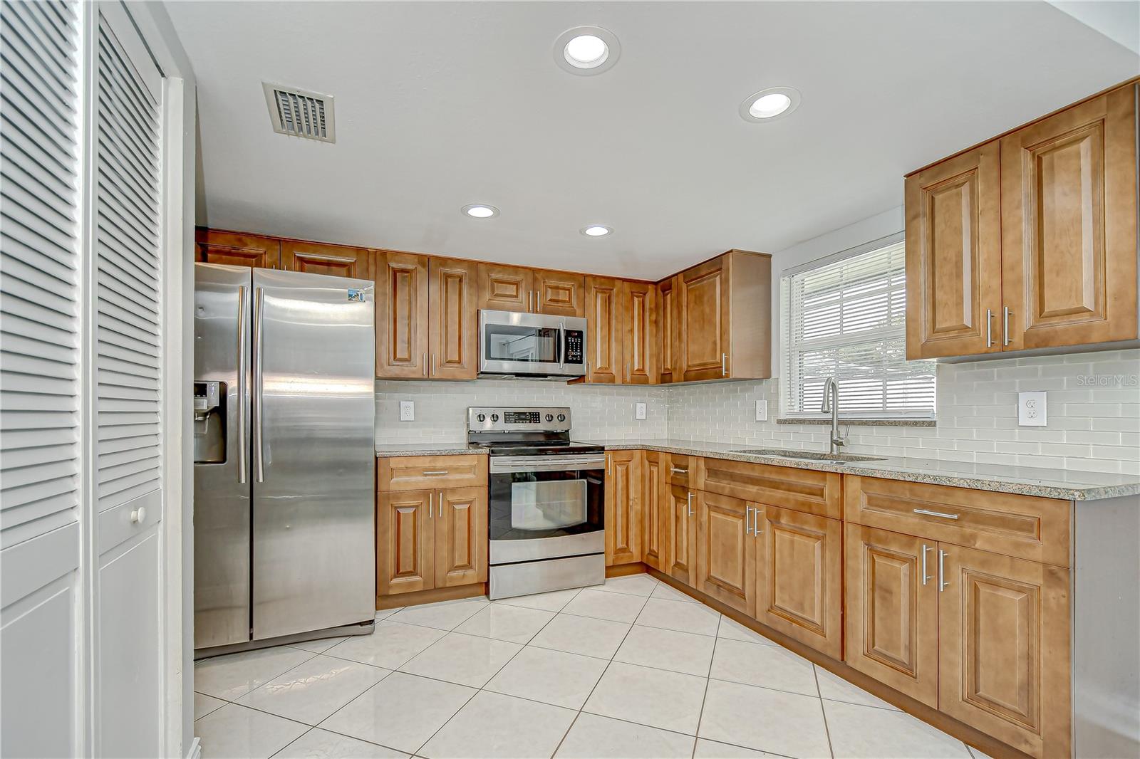 Image 13 of 38 For 6807 Monique Avenue
