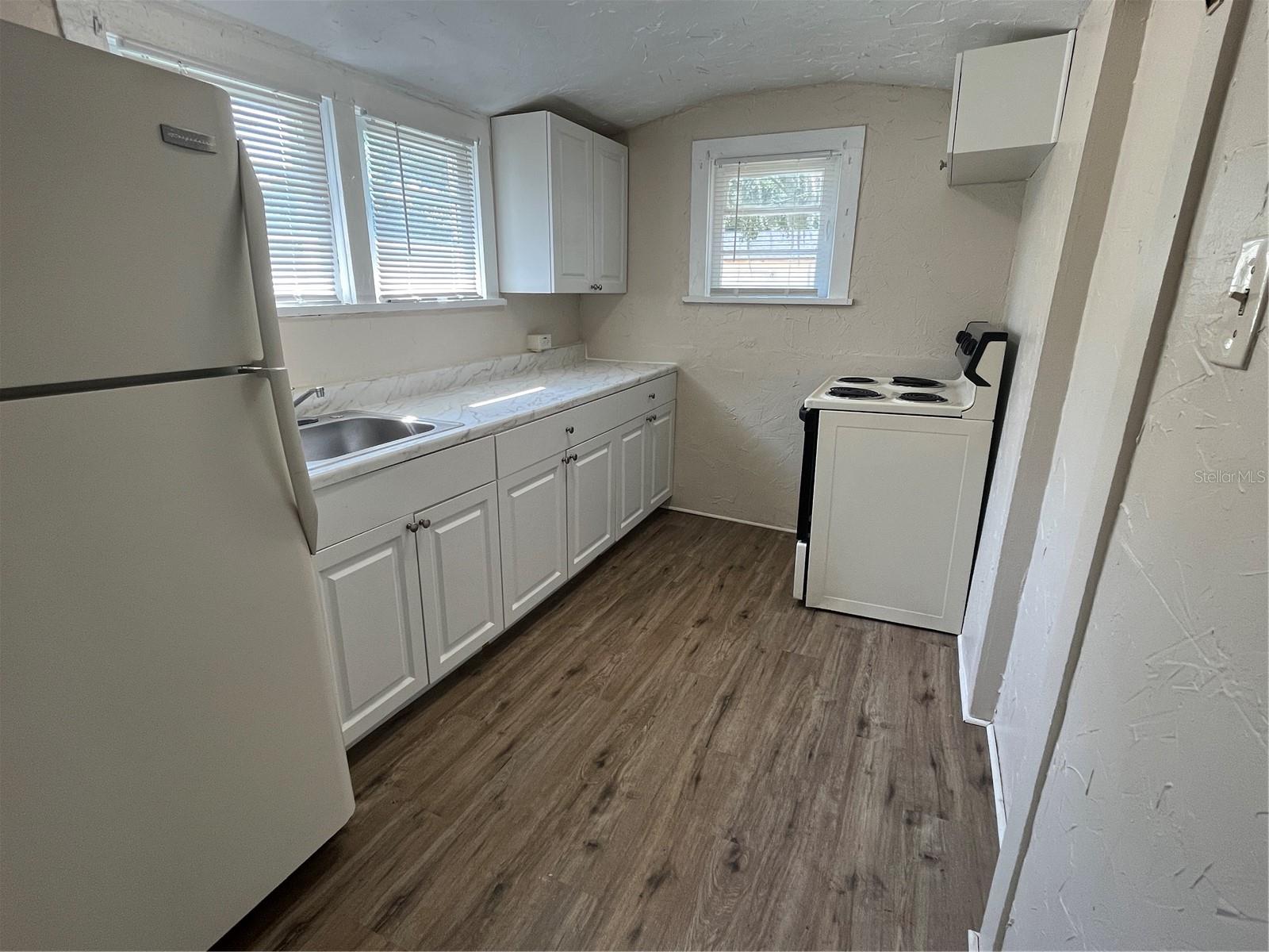 Image 3 of 5 For 347 8th Street Ne