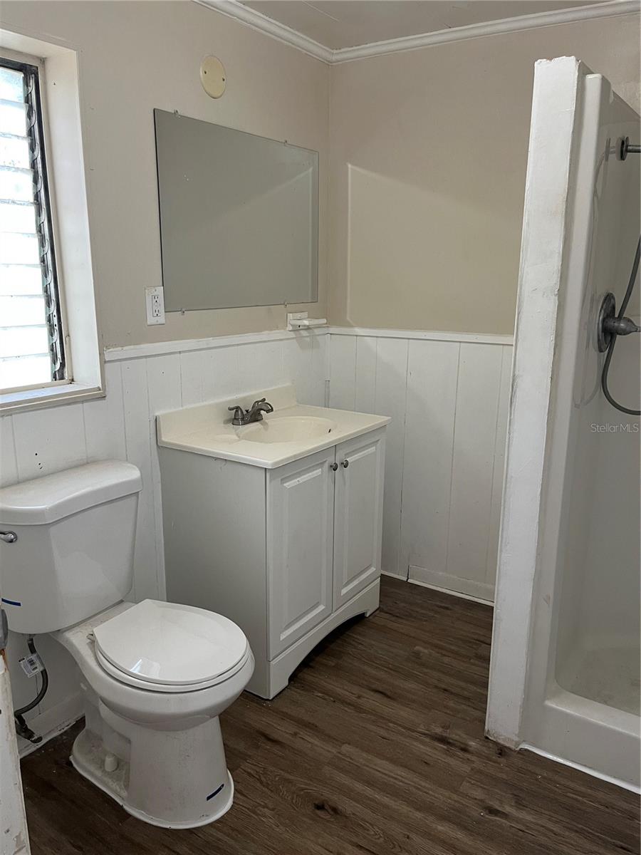 Image 4 of 5 For 347 8th Street Ne