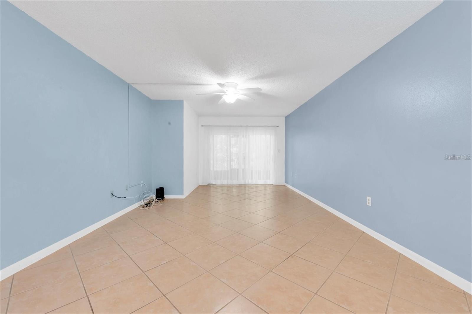 Image 7 of 39 For 845 Maple Court 103