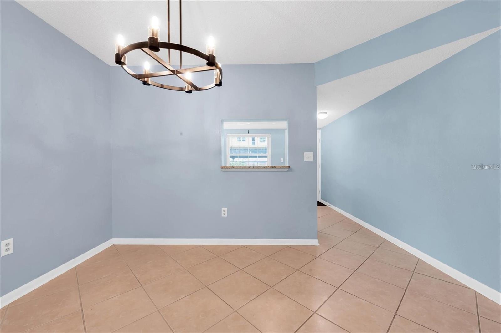 Image 8 of 39 For 845 Maple Court 103