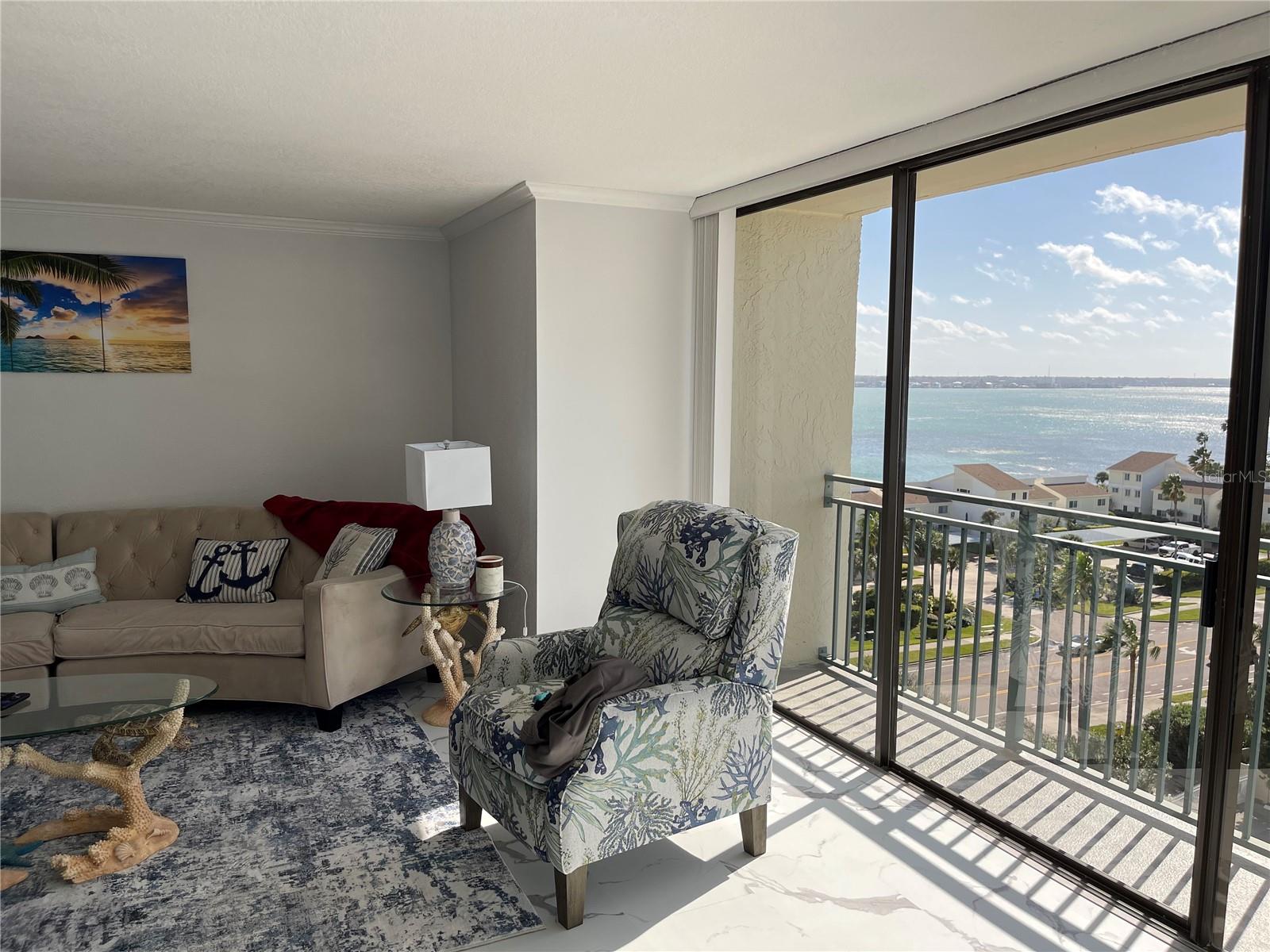 Listing photo id 8 for 1380 Gulf Boulevard 805