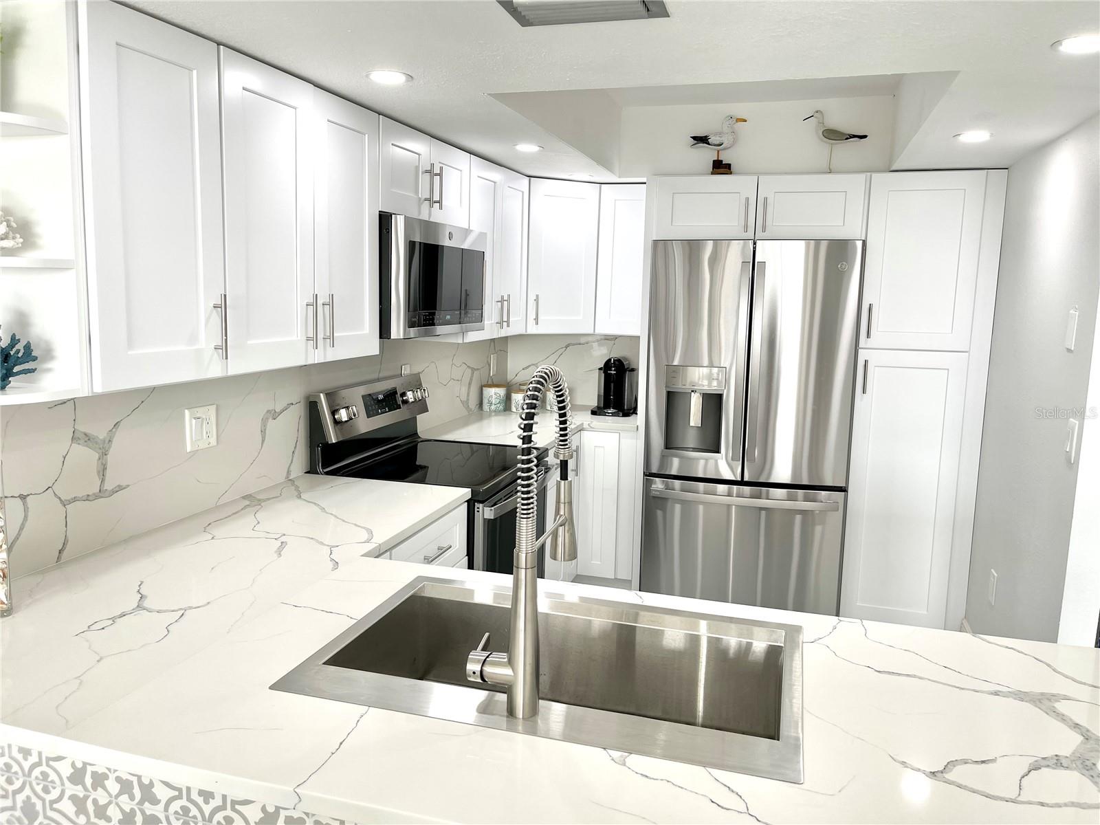 Listing photo id 15 for 1380 Gulf Boulevard 805