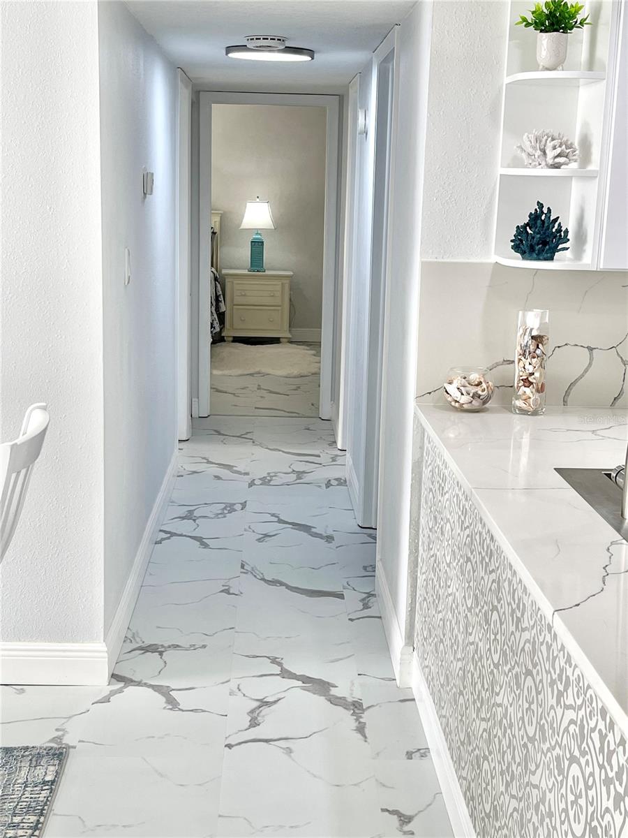 Listing photo id 16 for 1380 Gulf Boulevard 805