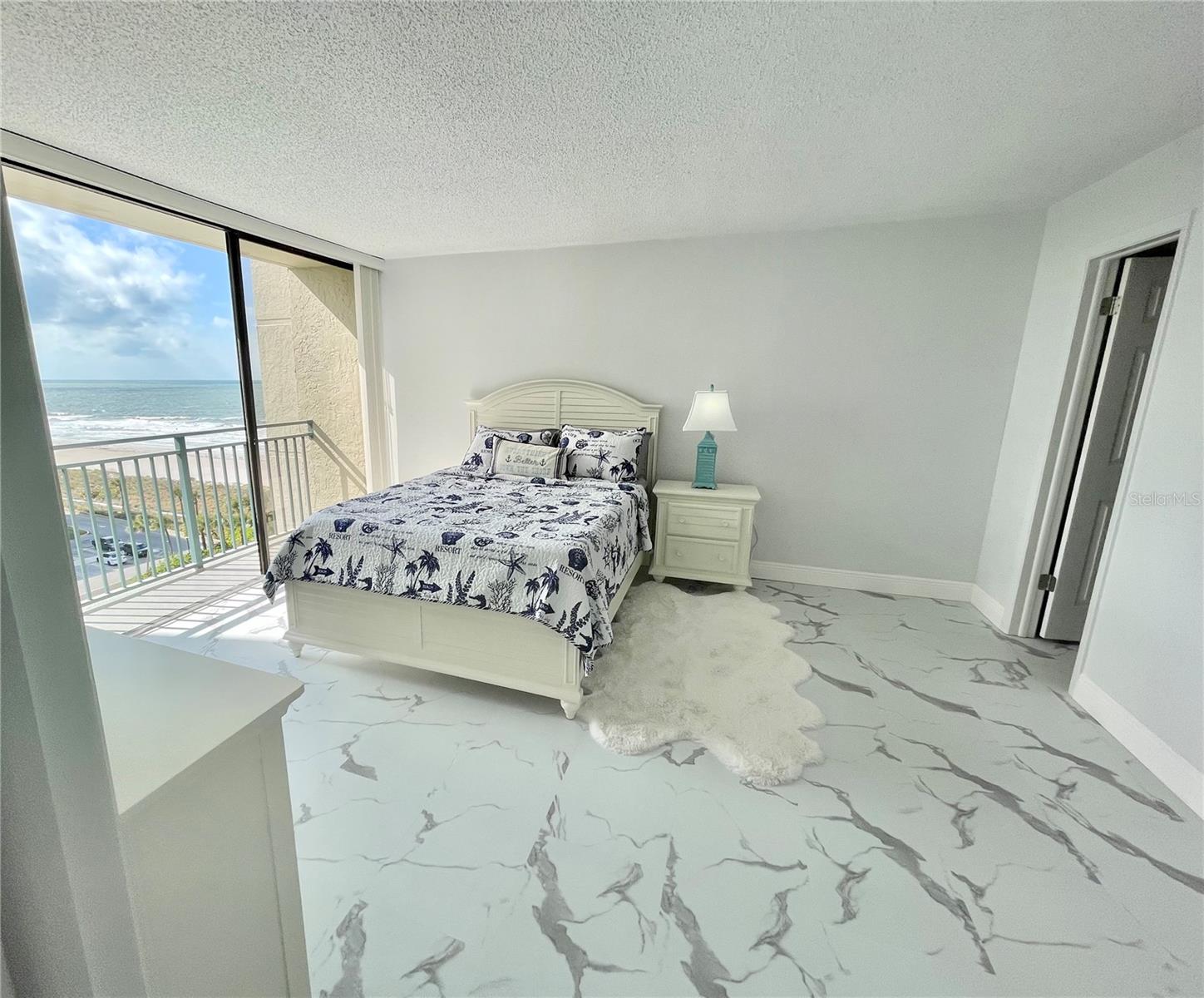 Listing photo id 18 for 1380 Gulf Boulevard 805