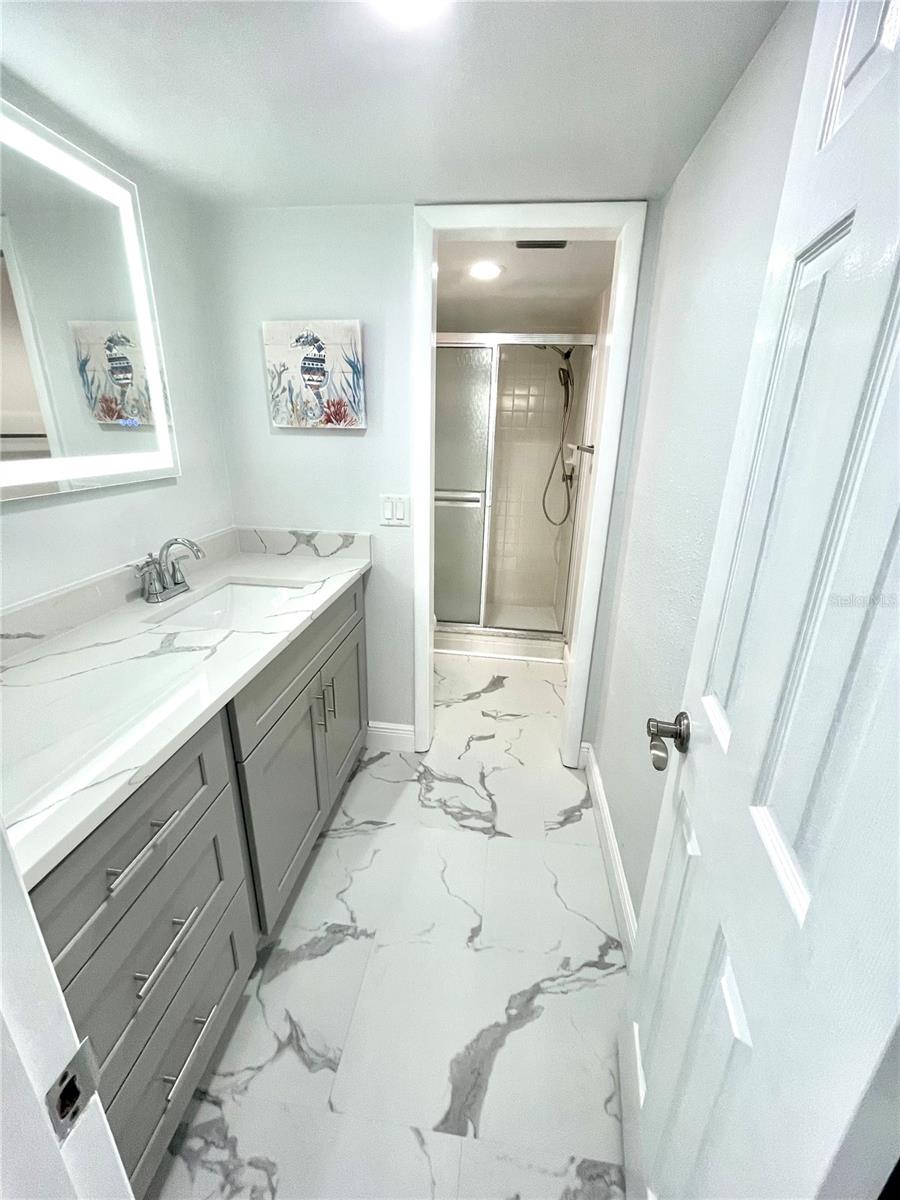 Listing photo id 30 for 1380 Gulf Boulevard 805